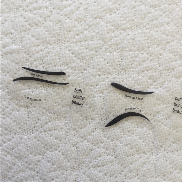 Eyeliner stencil - Picture 3 of 3